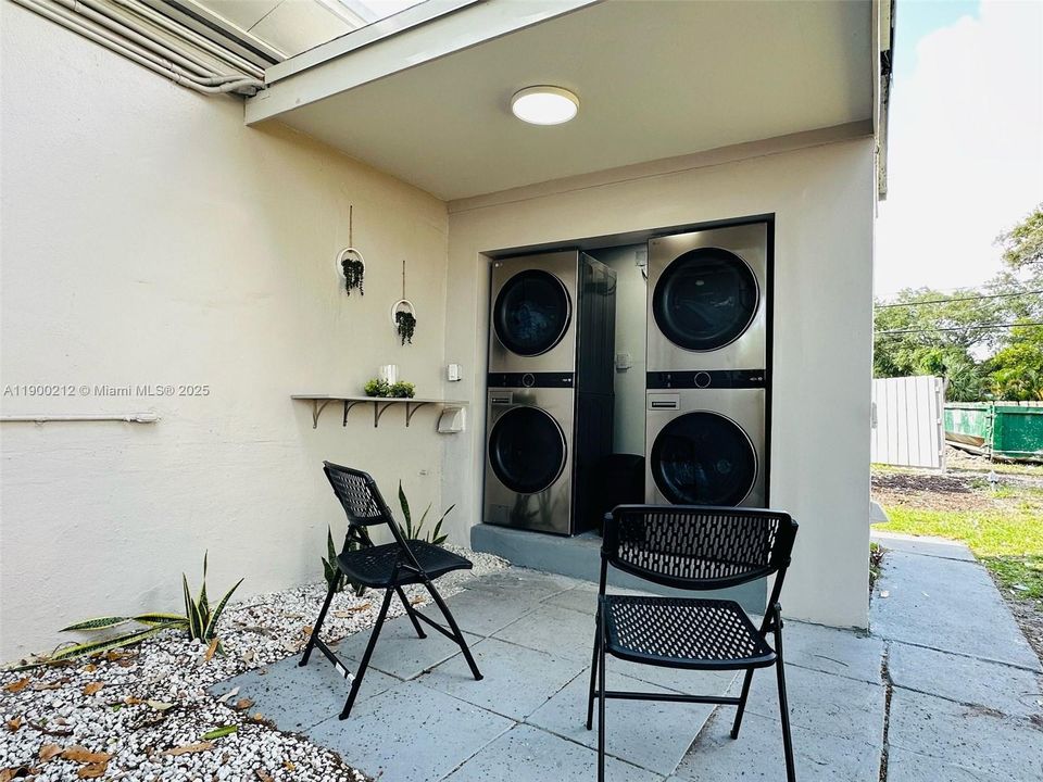 出租: $1,720 (1 贝兹, 1 浴室, 560 平方英尺)