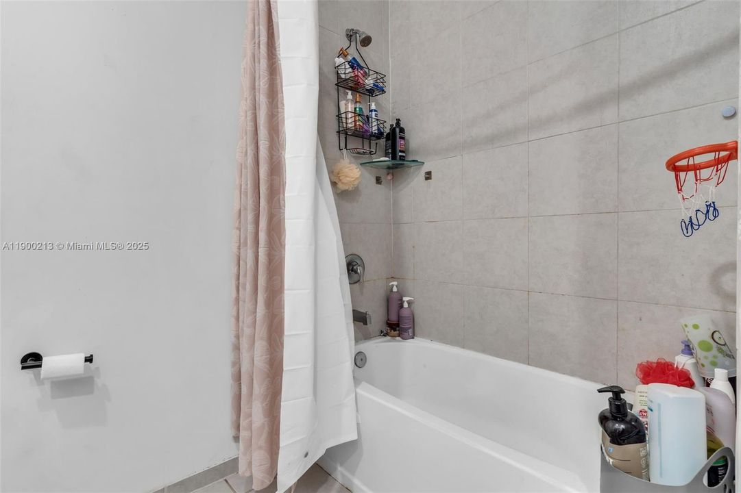 待售: $469,000 (3 贝兹, 2 浴室, 1832 平方英尺)