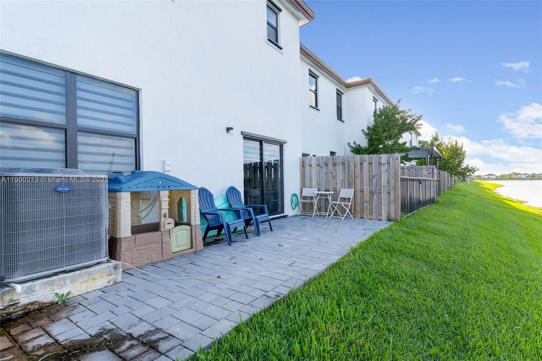 待售: $469,000 (3 贝兹, 2 浴室, 1832 平方英尺)