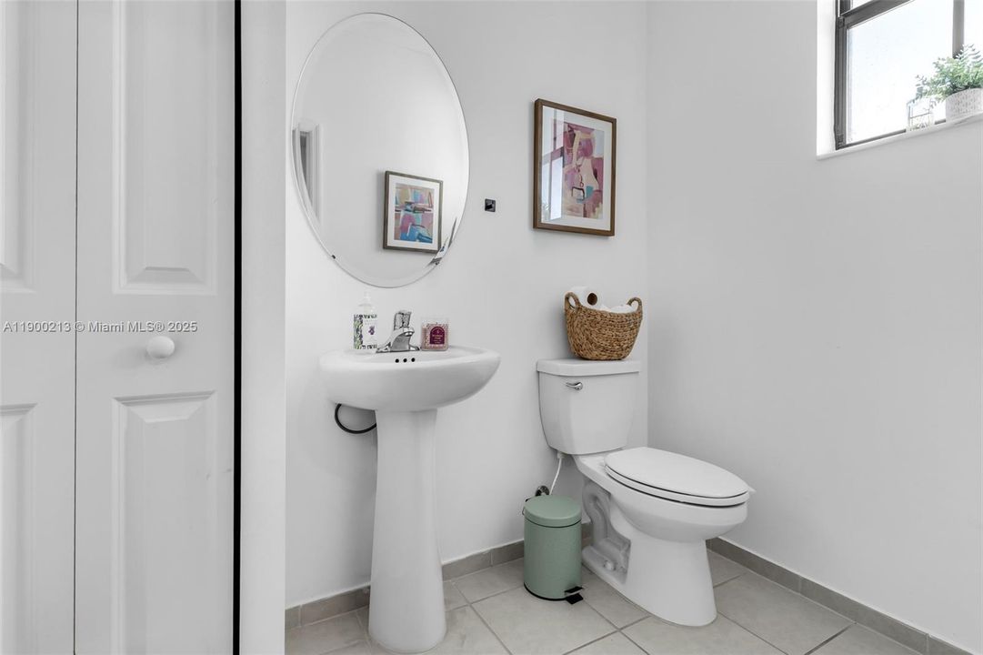 待售: $469,000 (3 贝兹, 2 浴室, 1832 平方英尺)