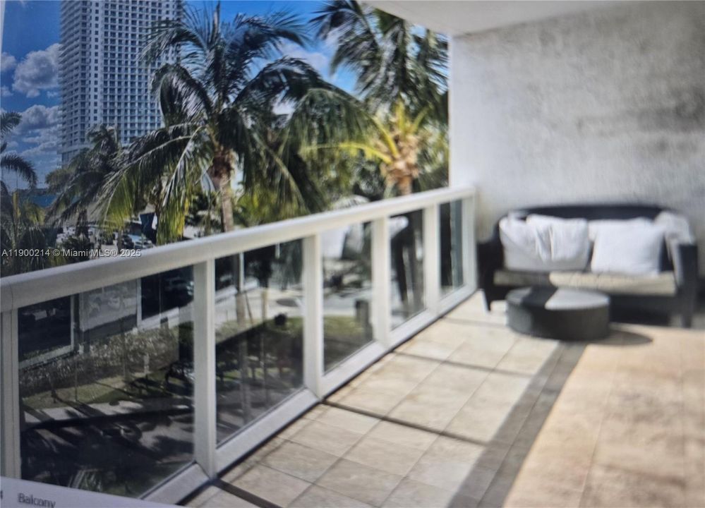 Active With Contract: $3,450 (2 beds, 1 baths, 1086 Square Feet)