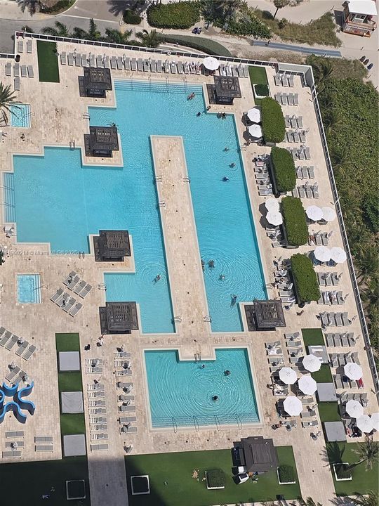 Active With Contract: $3,450 (2 beds, 1 baths, 1086 Square Feet)