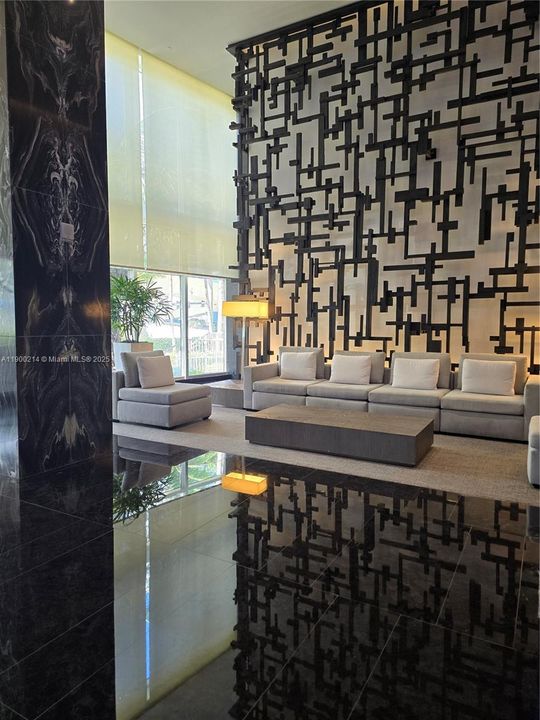 Active With Contract: $3,450 (2 beds, 1 baths, 1086 Square Feet)