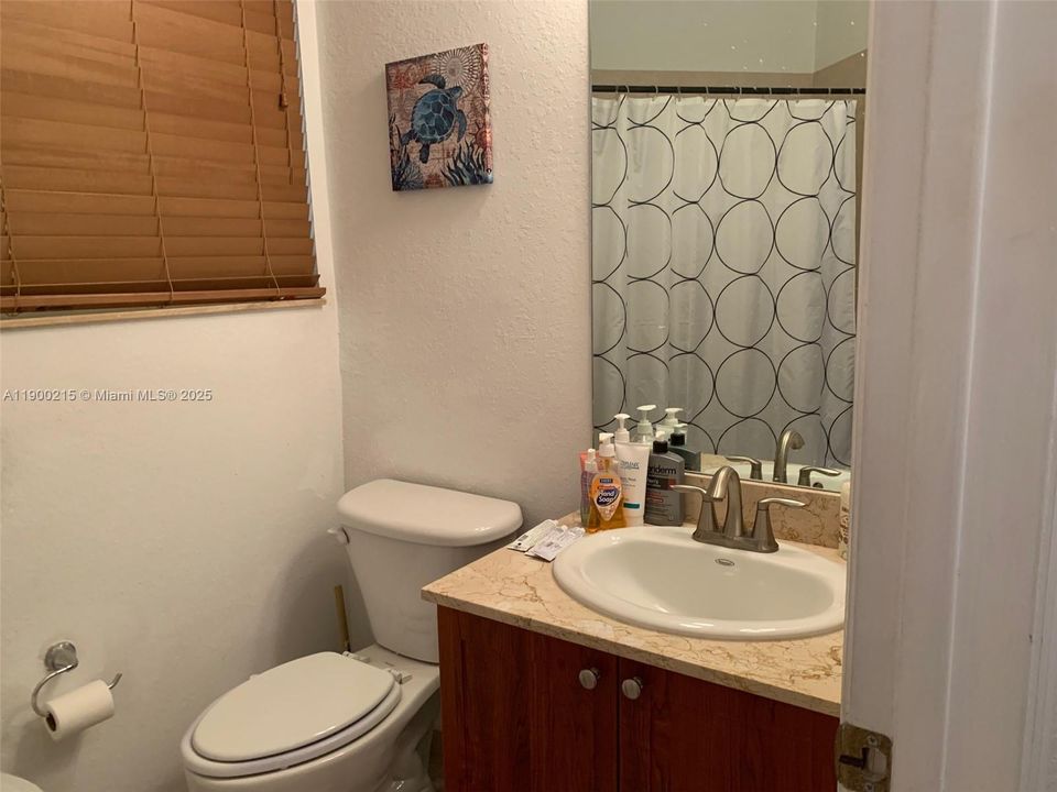 For Rent: $2,500 (2 beds, 2 baths, 1123 Square Feet)