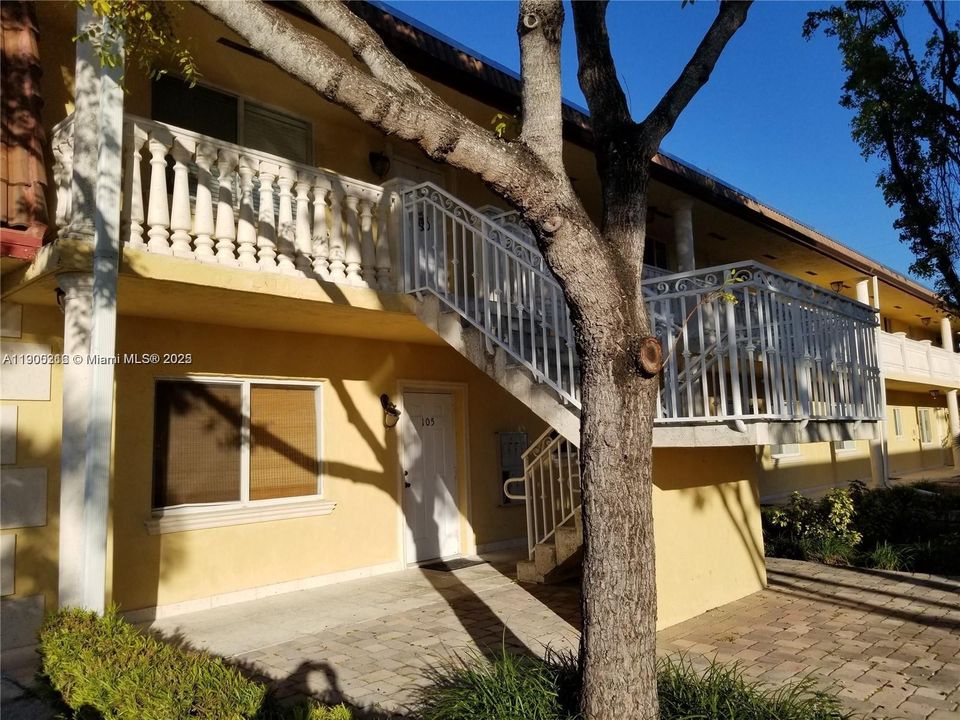 Recently Rented: $2,100 (2 beds, 2 baths, 1092 Square Feet)