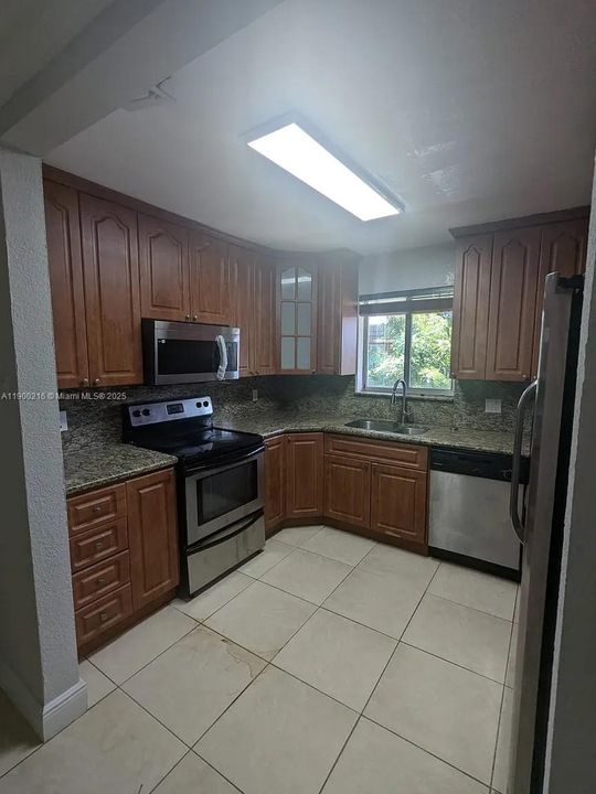Recently Rented: $2,100 (2 beds, 2 baths, 1092 Square Feet)