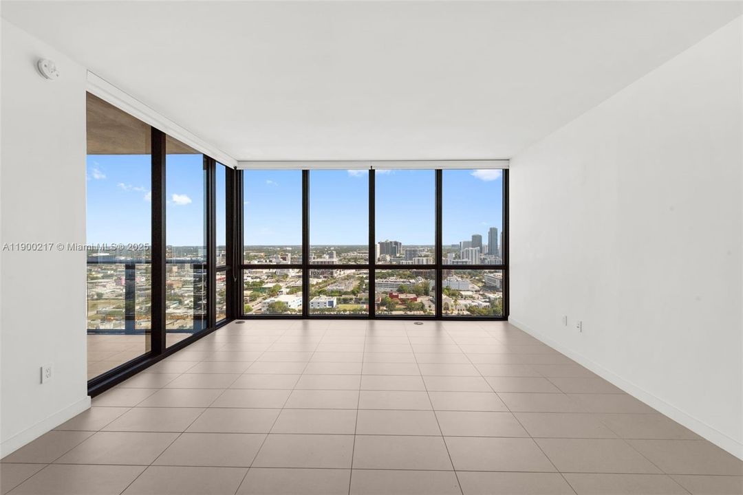 Recently Rented: $3,875 (2 beds, 2 baths, 1018 Square Feet)