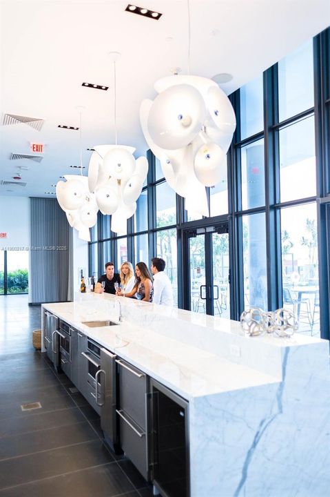 Recently Rented: $3,875 (2 beds, 2 baths, 1018 Square Feet)