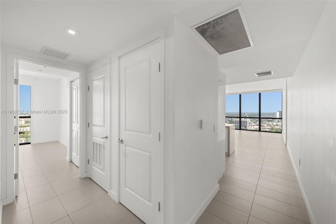 Recently Rented: $3,875 (2 beds, 2 baths, 1018 Square Feet)