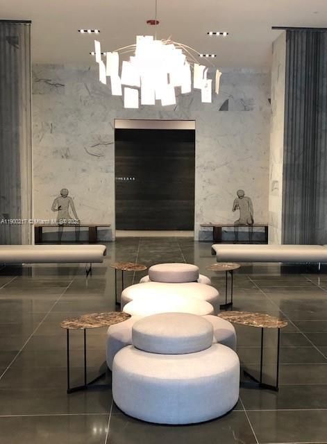 Recently Rented: $3,875 (2 beds, 2 baths, 1018 Square Feet)