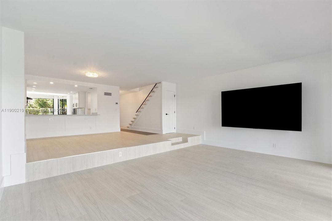 En Venta: $1,369,000 (2 camas, 2 baños, 1904 Pies cuadrados)