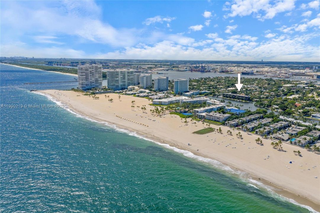 En Venta: $1,369,000 (2 camas, 2 baños, 1904 Pies cuadrados)