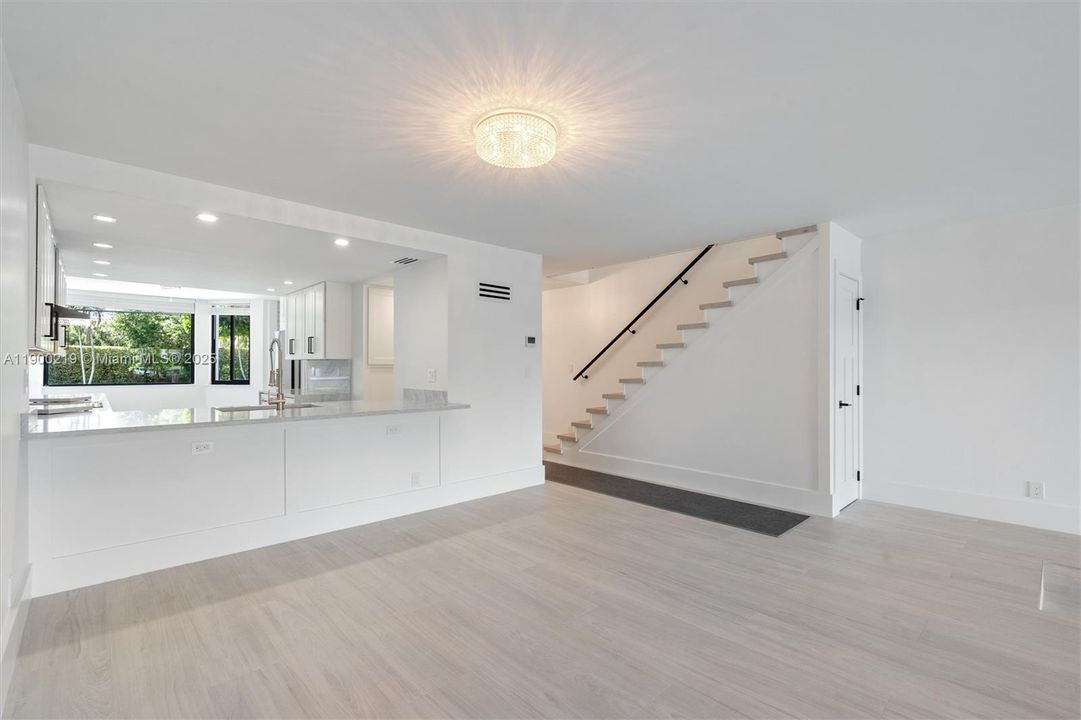 En Venta: $1,369,000 (2 camas, 2 baños, 1904 Pies cuadrados)