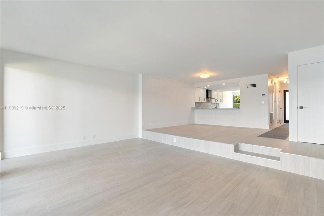 En Venta: $1,369,000 (2 camas, 2 baños, 1904 Pies cuadrados)