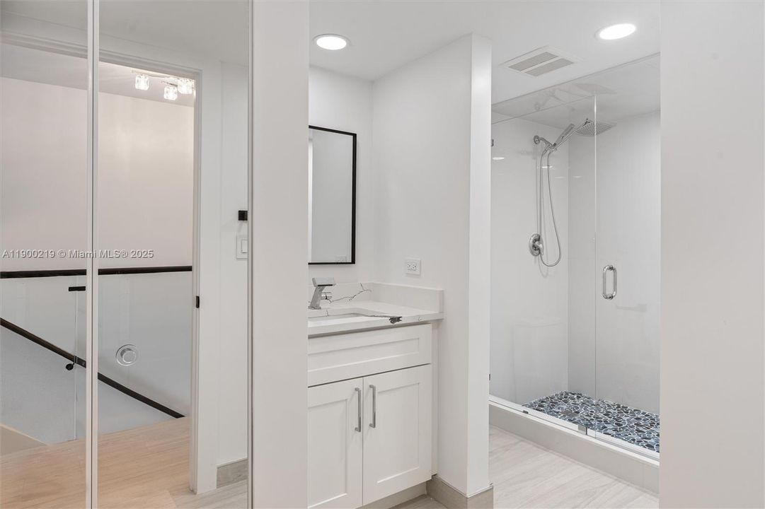 En Venta: $1,369,000 (2 camas, 2 baños, 1904 Pies cuadrados)