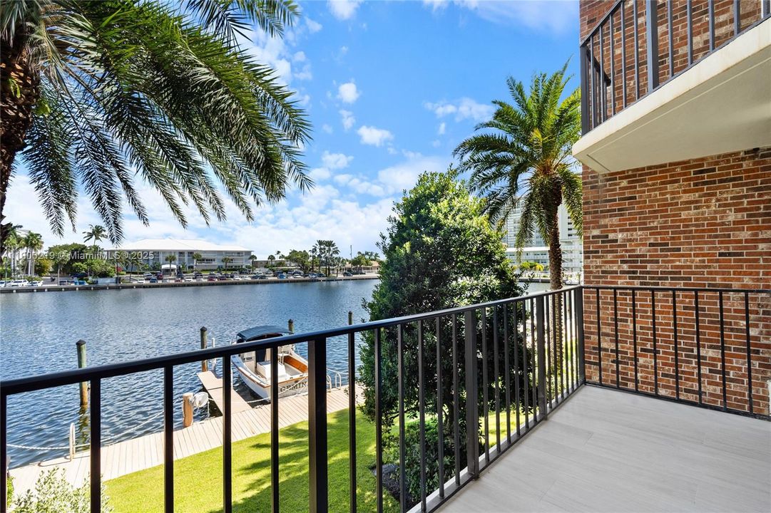 En Venta: $1,369,000 (2 camas, 2 baños, 1904 Pies cuadrados)