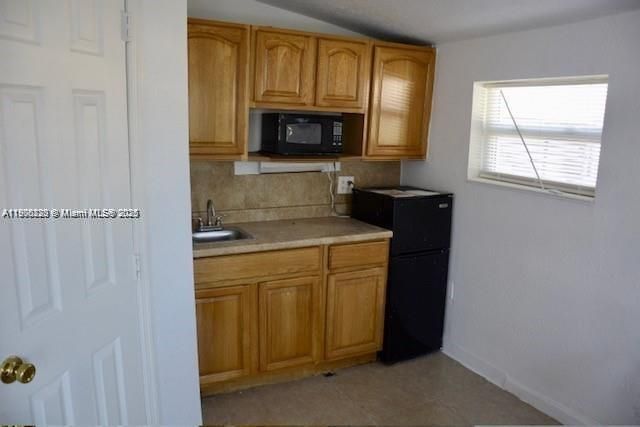 Recently Rented: $1,200 (0 beds, 1 baths, 1793 Square Feet)