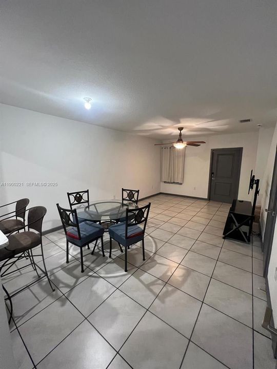 For Sale: $358,000 (2 beds, 2 baths, 1208 Square Feet)