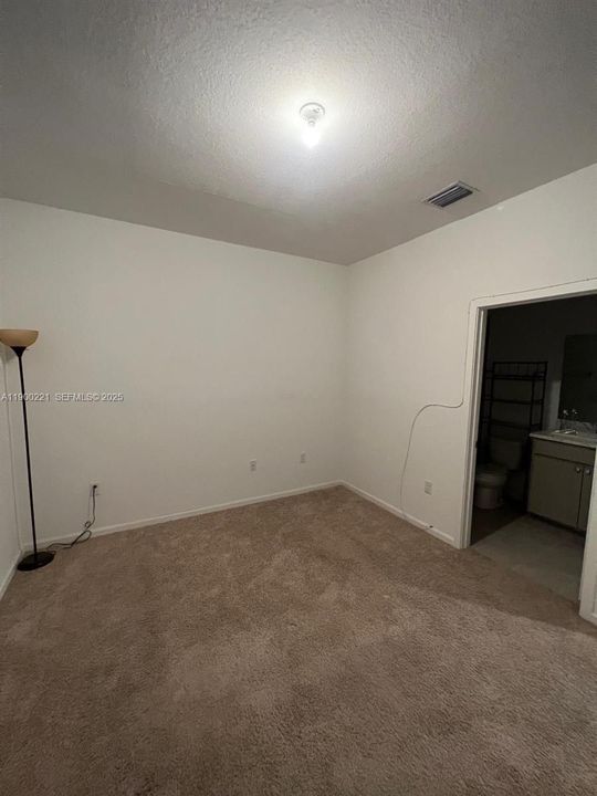 For Sale: $358,000 (2 beds, 2 baths, 1208 Square Feet)