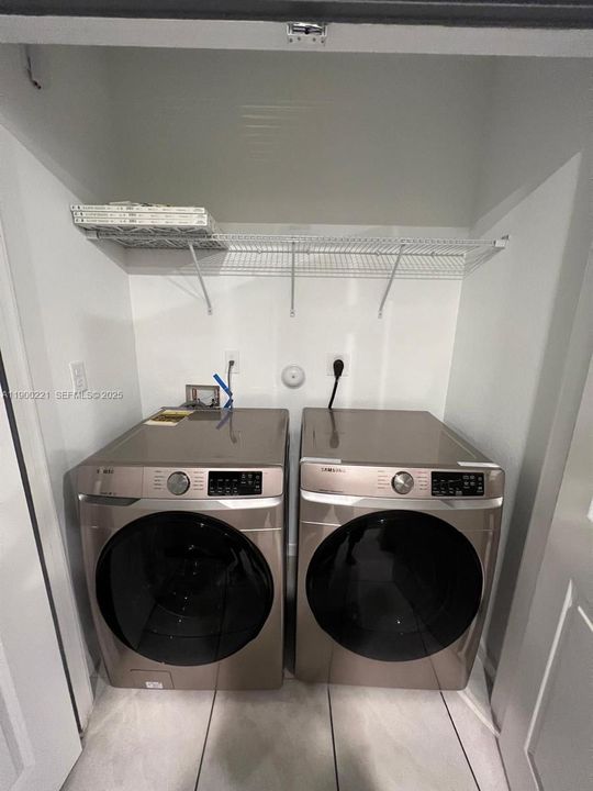 For Sale: $358,000 (2 beds, 2 baths, 1208 Square Feet)