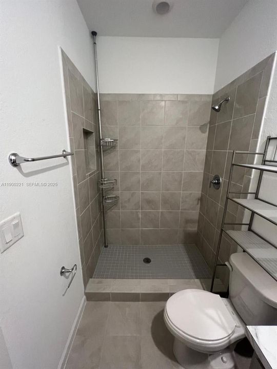 For Sale: $358,000 (2 beds, 2 baths, 1208 Square Feet)