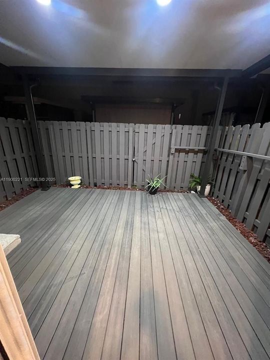 For Sale: $358,000 (2 beds, 2 baths, 1208 Square Feet)