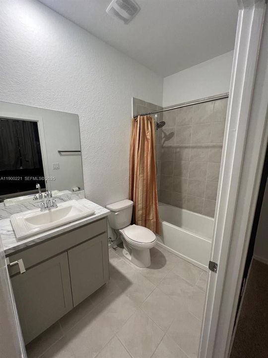 For Sale: $358,000 (2 beds, 2 baths, 1208 Square Feet)