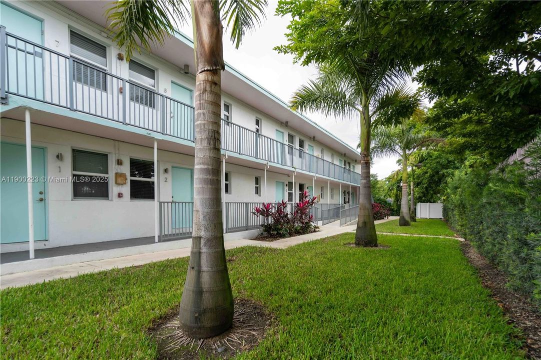 Active With Contract: $1,650 (1 beds, 1 baths, 505 Square Feet)