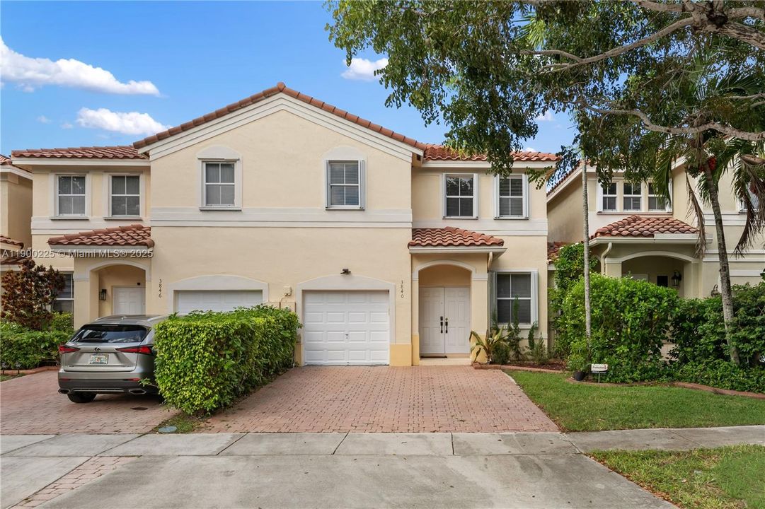 Recently Rented: $3,500 (3 beds, 2 baths, 1650 Square Feet)