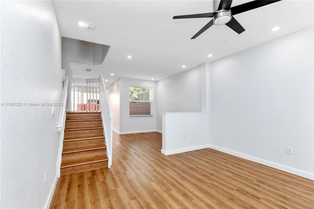 Recently Rented: $3,500 (3 beds, 2 baths, 1650 Square Feet)