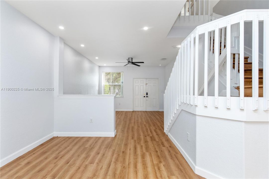 Recently Rented: $3,500 (3 beds, 2 baths, 1650 Square Feet)