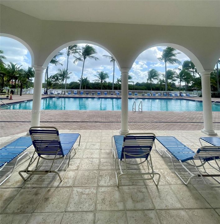 Recently Rented: $3,500 (3 beds, 2 baths, 1650 Square Feet)