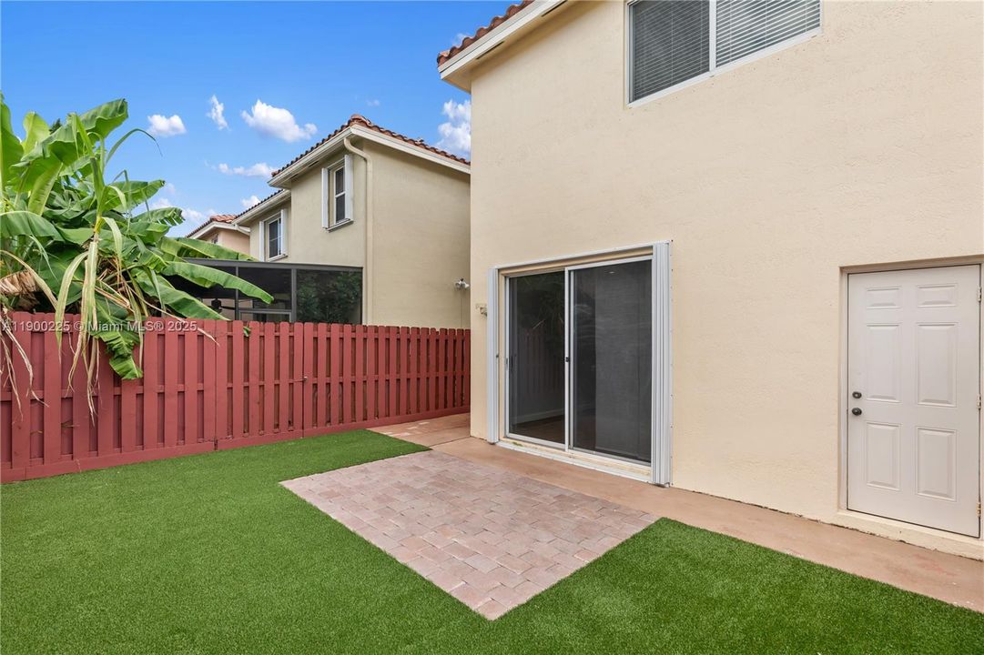 Recently Rented: $3,500 (3 beds, 2 baths, 1650 Square Feet)