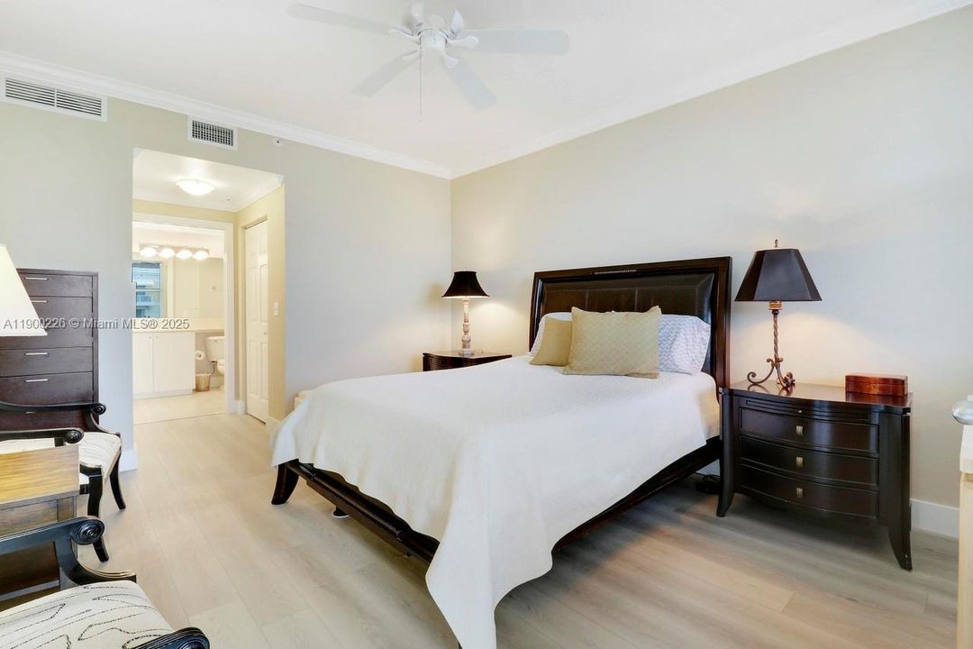 For Sale: $349,216 (2 beds, 2 baths, 1265 Square Feet)