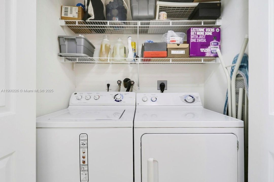 For Sale: $349,216 (2 beds, 2 baths, 1265 Square Feet)