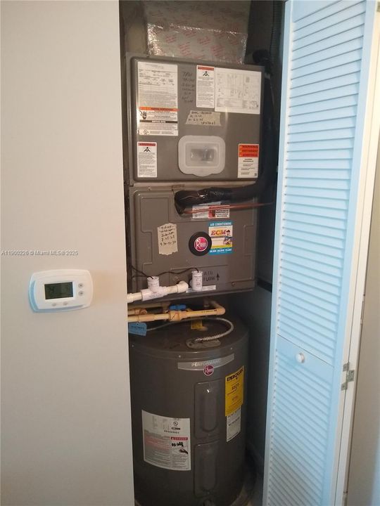 For Sale: $349,216 (2 beds, 2 baths, 1265 Square Feet)