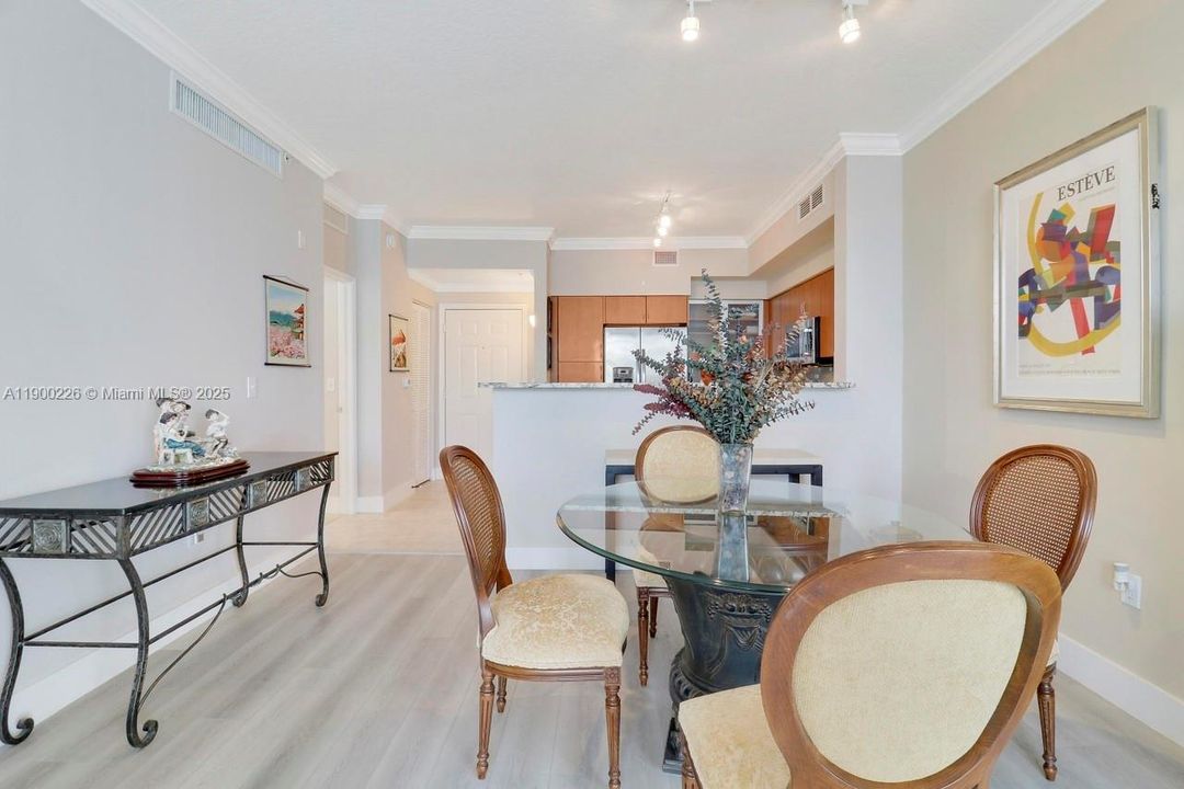 For Sale: $349,216 (2 beds, 2 baths, 1265 Square Feet)