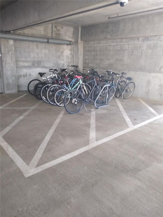 For Sale: $349,216 (2 beds, 2 baths, 1265 Square Feet)