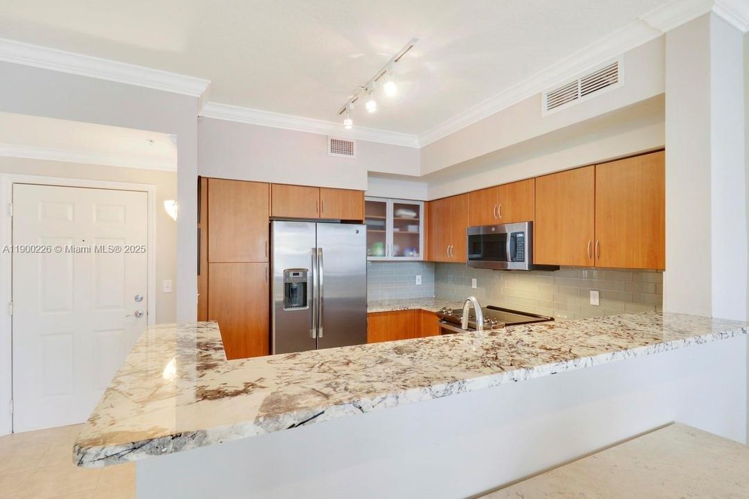 For Sale: $349,216 (2 beds, 2 baths, 1265 Square Feet)