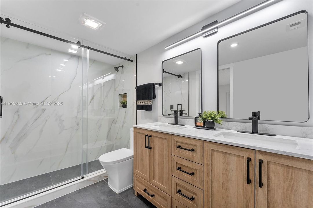 For Sale: $279,000 (2 beds, 2 baths, 1156 Square Feet)