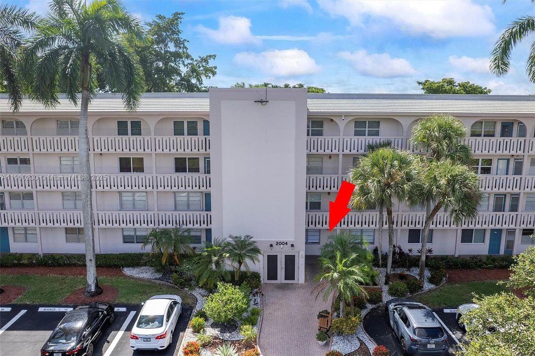 For Sale: $279,000 (2 beds, 2 baths, 1156 Square Feet)