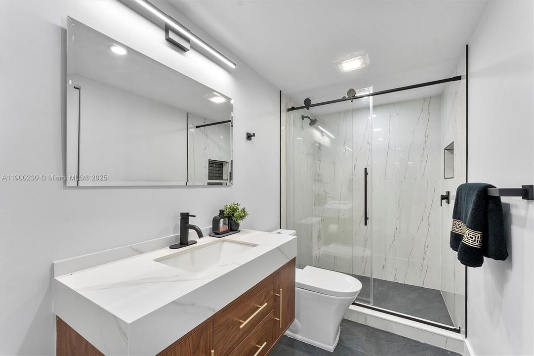 For Sale: $279,000 (2 beds, 2 baths, 1156 Square Feet)