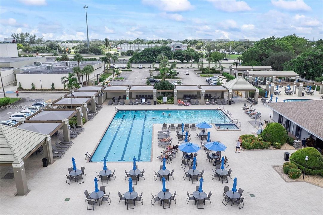 For Sale: $279,000 (2 beds, 2 baths, 1156 Square Feet)