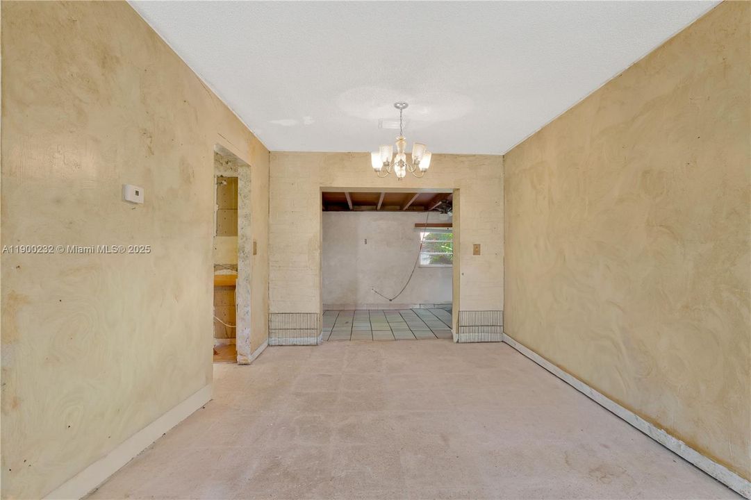 Recently Sold: $435,000 (3 beds, 2 baths, 1670 Square Feet)