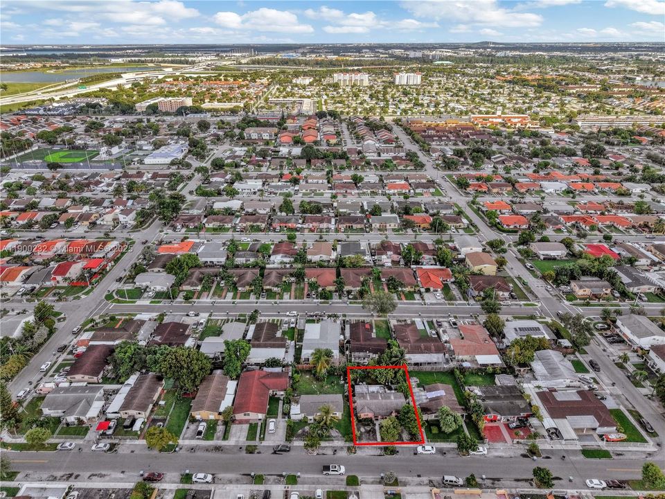 Recently Sold: $435,000 (3 beds, 2 baths, 1670 Square Feet)