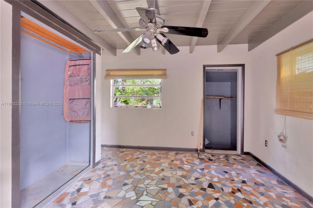 Recently Sold: $435,000 (3 beds, 2 baths, 1670 Square Feet)