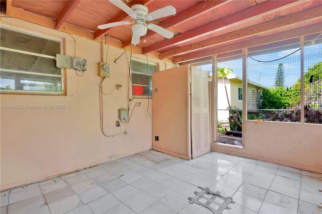 Recently Sold: $435,000 (3 beds, 2 baths, 1670 Square Feet)