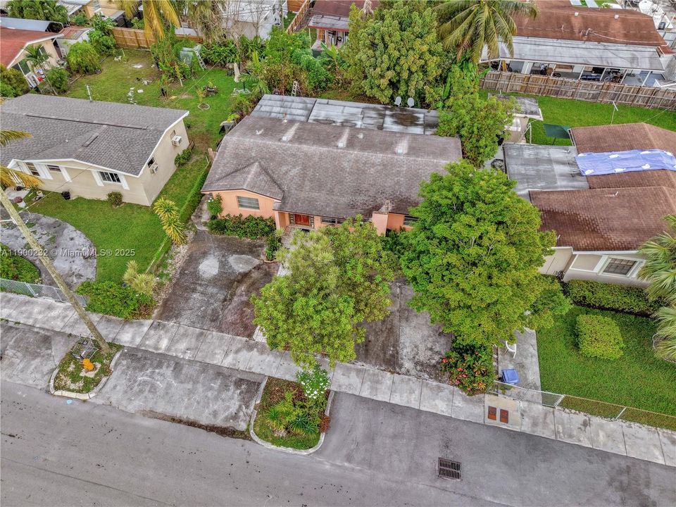 Recently Sold: $435,000 (3 beds, 2 baths, 1670 Square Feet)