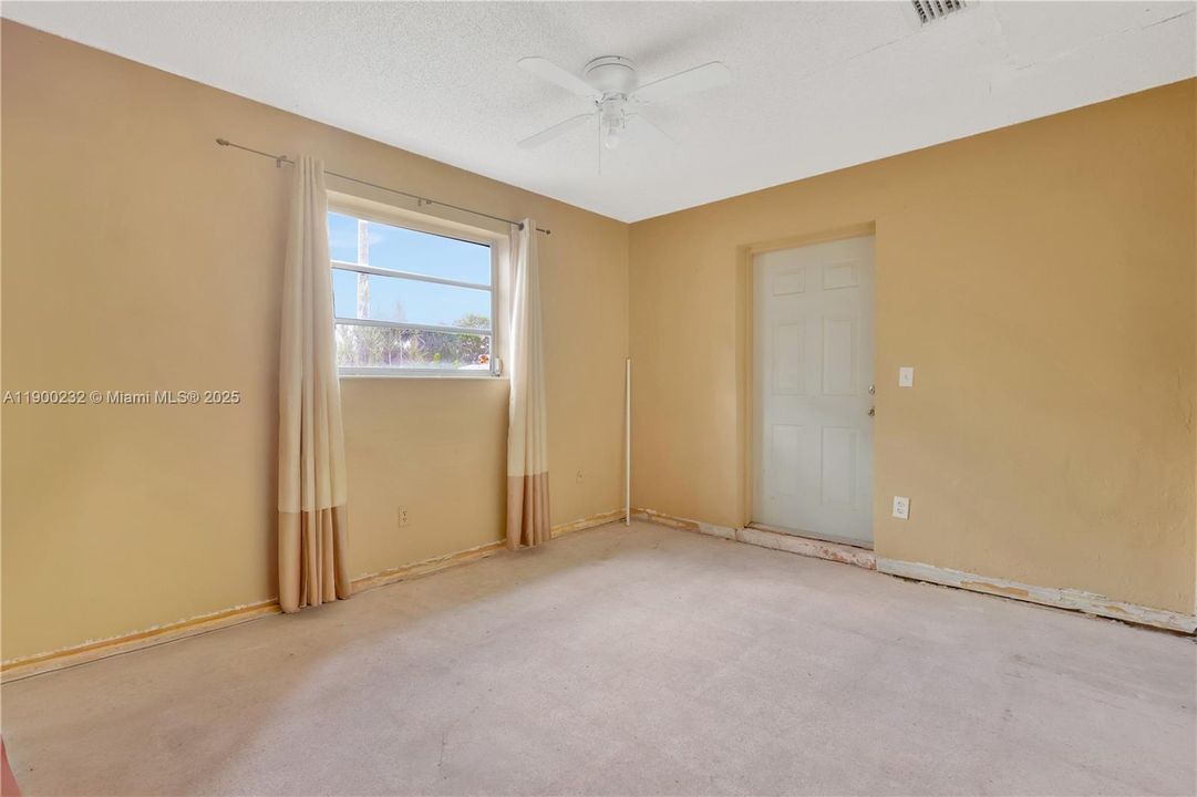 Recently Sold: $435,000 (3 beds, 2 baths, 1670 Square Feet)