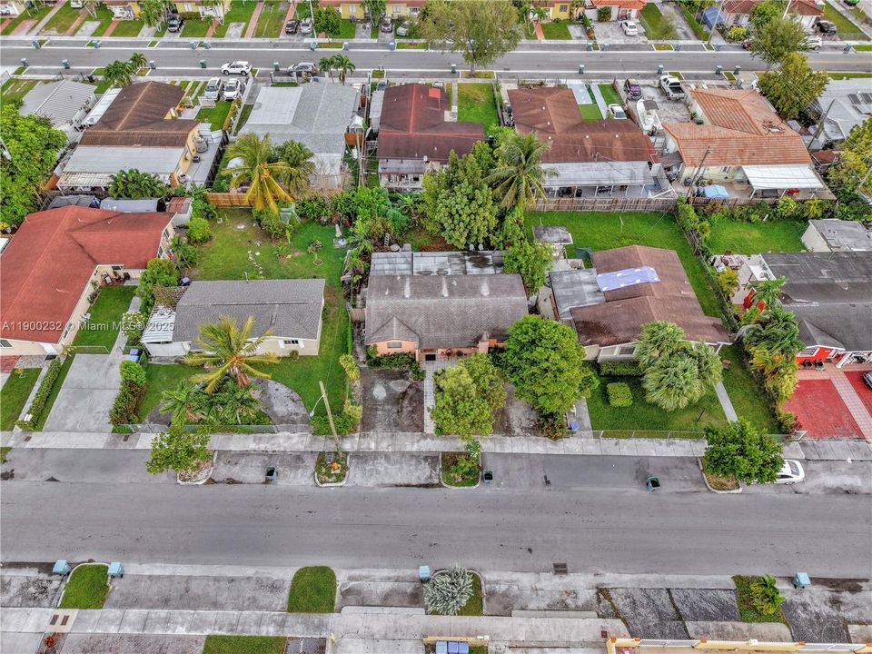 Recently Sold: $435,000 (3 beds, 2 baths, 1670 Square Feet)